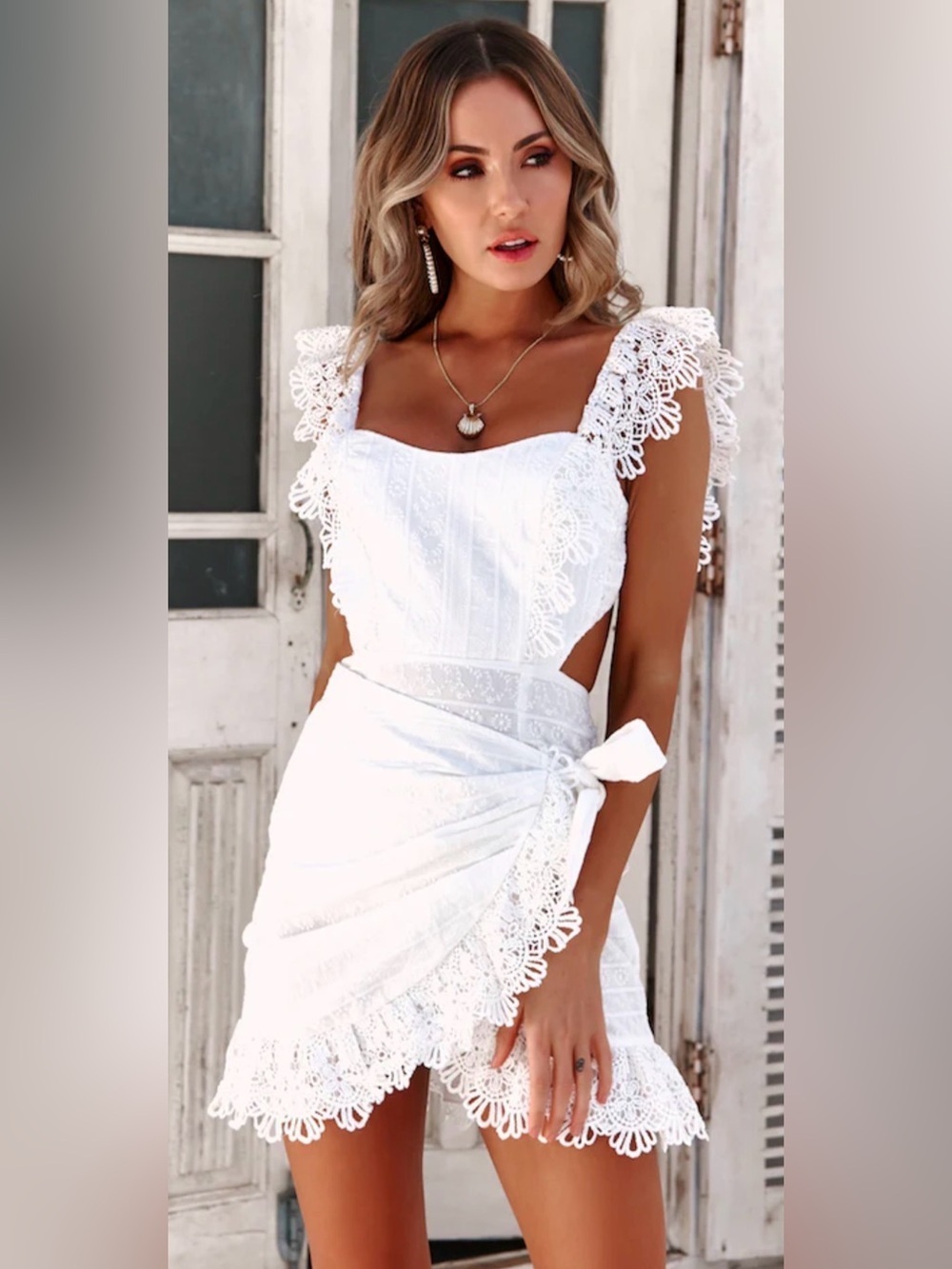 HELLO MOLLY Got The Look Crochet Elastic Ruffle Strap Eyelet Wrap Side Tie Sz 4